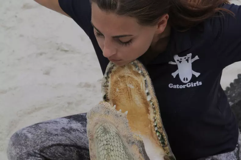 Gabby Scampone, îmblănzitoarea de aligatori din Florida