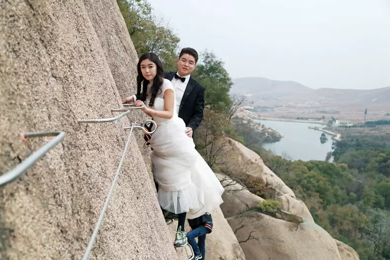 cuplu din China, album foto la înălțime