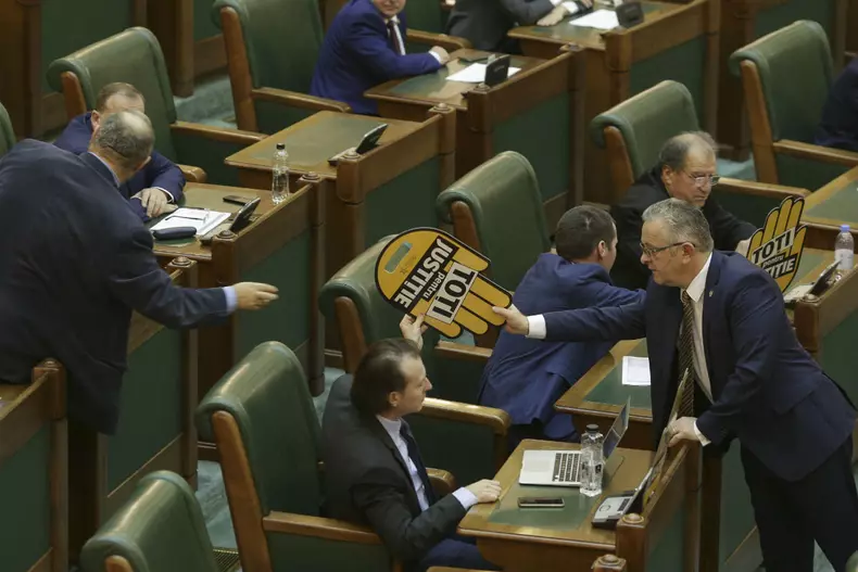 171219_PARLAMENT_02_INQUAM_Photos_Octav_Ganea