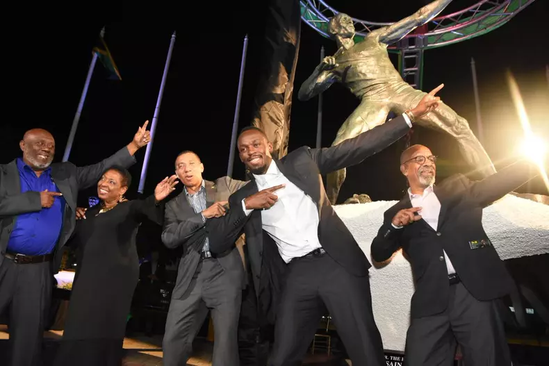 statuie usain bolt