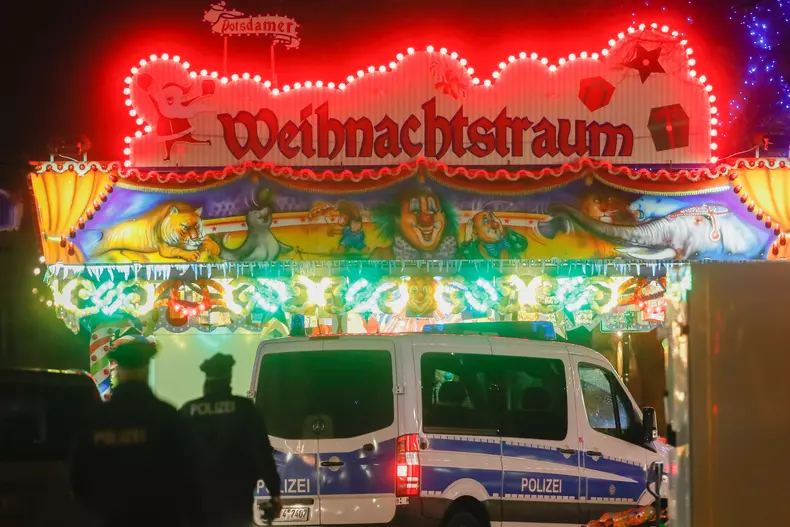 Alertă la târgul de Crăciun din Potsdam, unde a fost găsit un dispozitiv explozibil