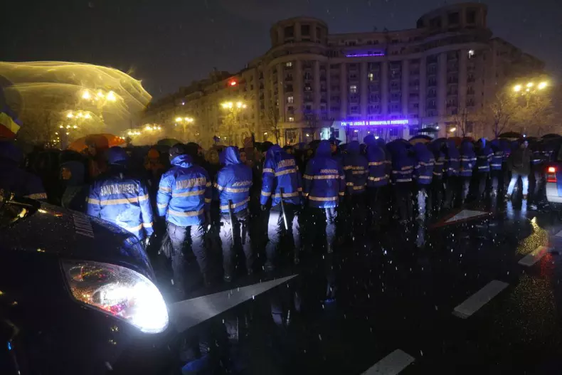 protest 17 decembrie 2017 piata victoriei palatul parlamentului foto vlad chirea (9)