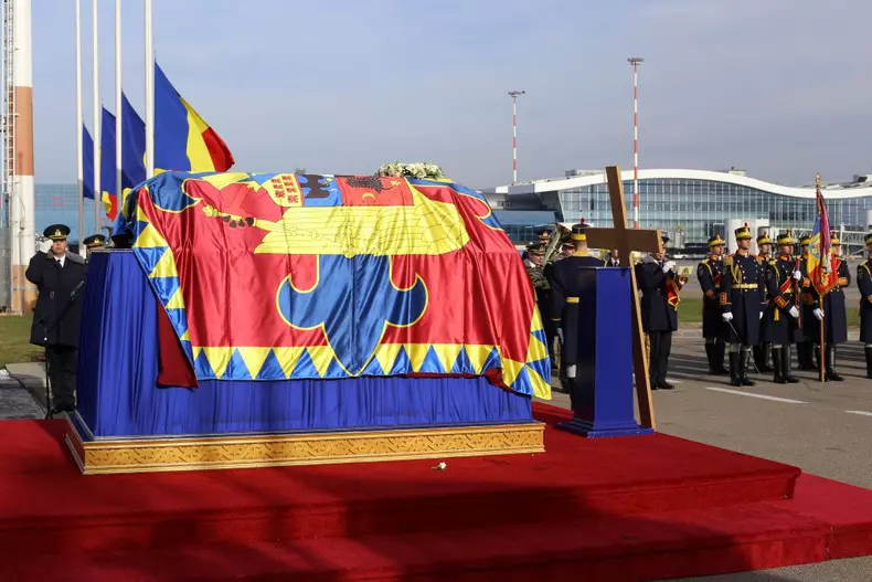 regele mihai aeroportul otopeni vlad chirea (10)