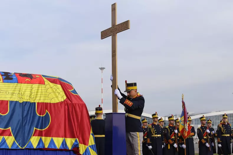 regele mihai aeroportul otopeni vlad chirea (5)