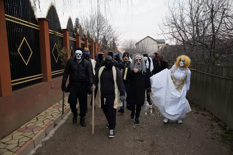 julamina-obicei Boboteaza aromani