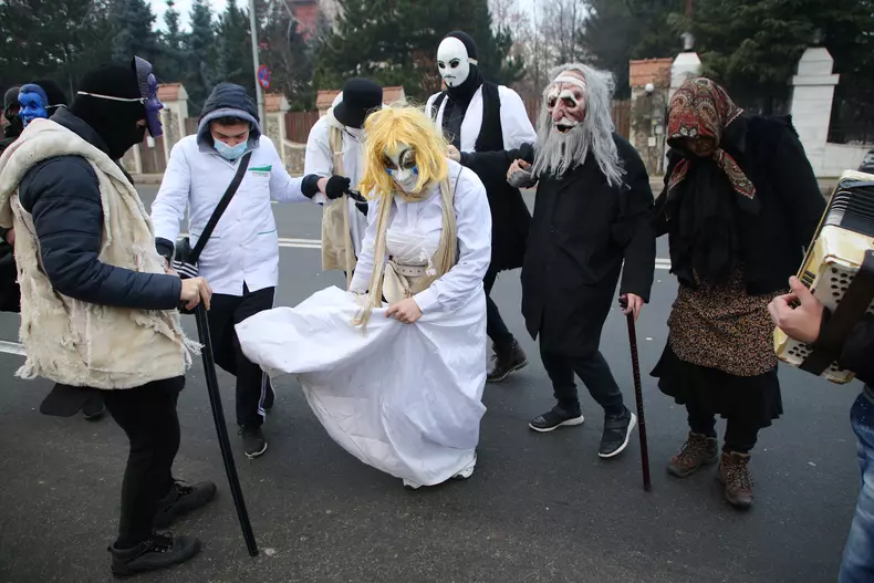 Julamina-obicei Boboteaza aromani