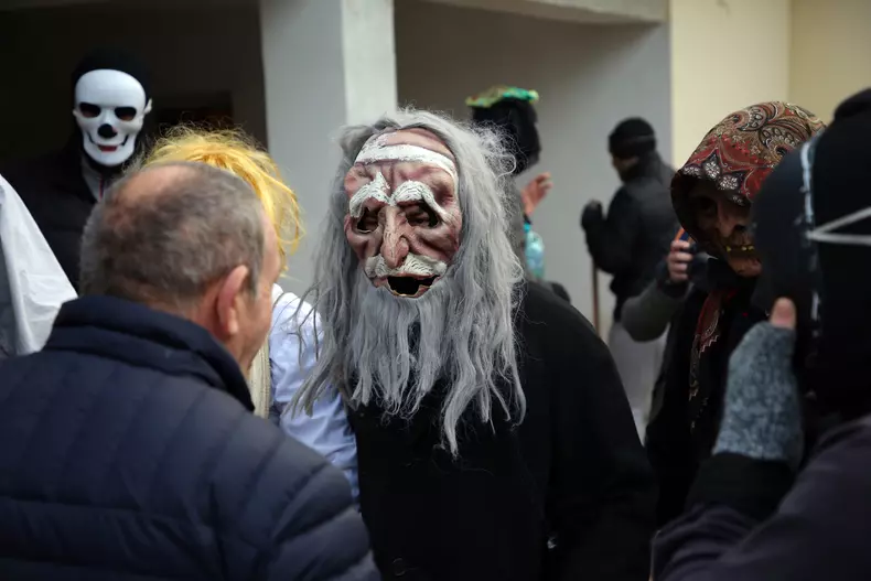 julamina-obicei Boboteaza aromani