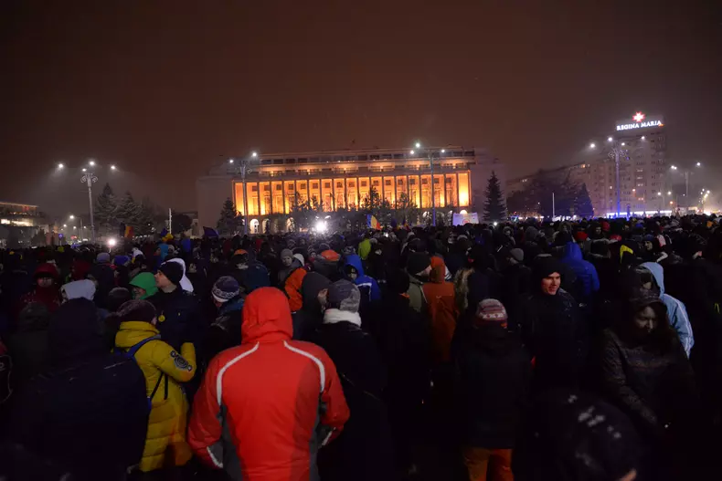 Proteste piața Victoriei, 25 februarie