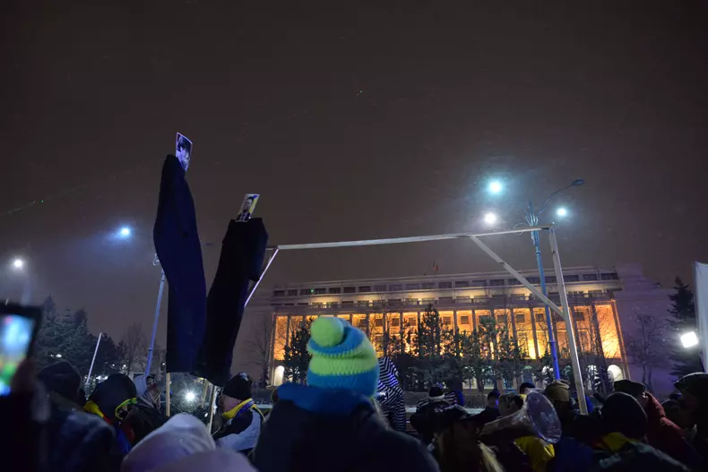 Proteste piața Victoriei, 25 februarie