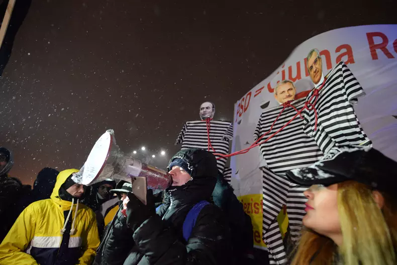 Proteste piața Victoriei, 25 februarie