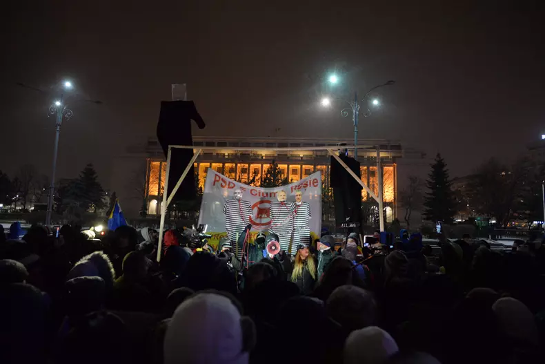 Proteste piața Victoriei, 25 februarie