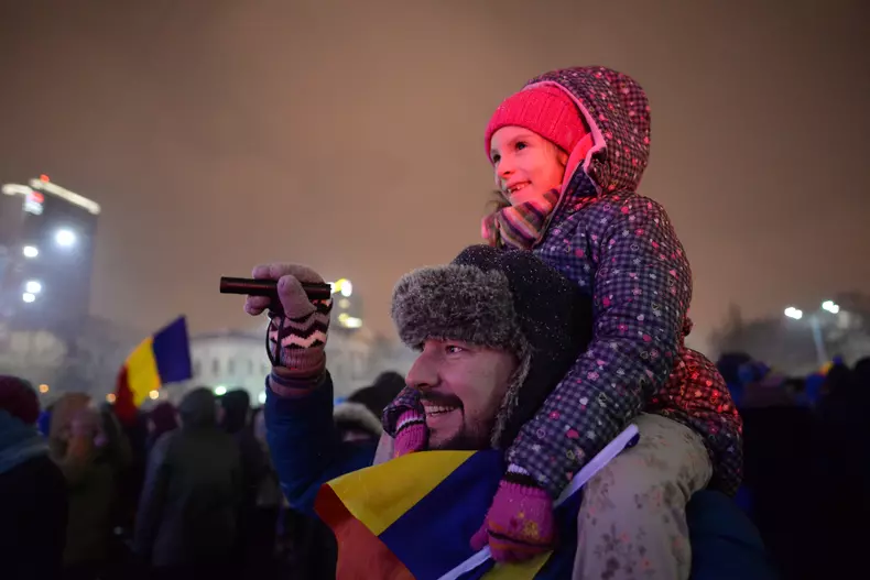 Proteste susținere DNA, piața victorie, 25 februarie