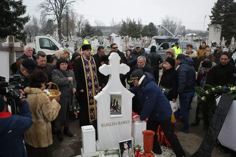 slujbă de pomenire Madalina Manole, la opt ani de la decesul ei