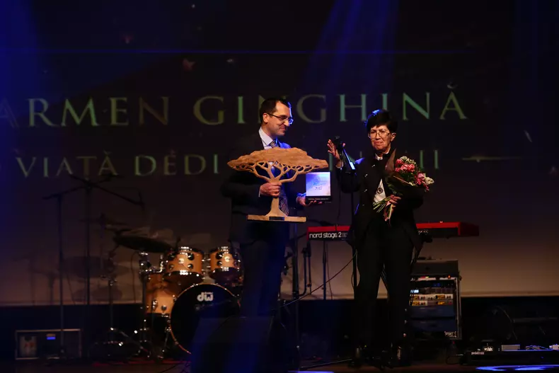 carmen ginghina femeia anului 2017