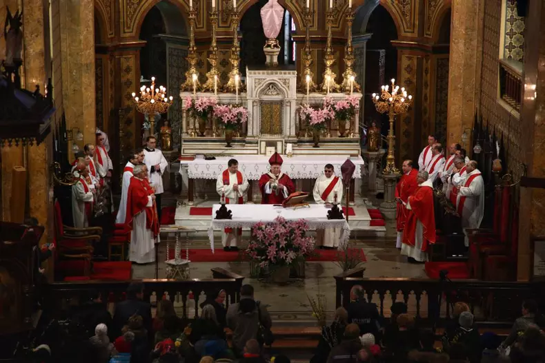 procesiune florii catolici bucuresti foto vlad chirea (1)