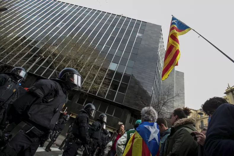 Protests against detention of Carles Puigdemont
