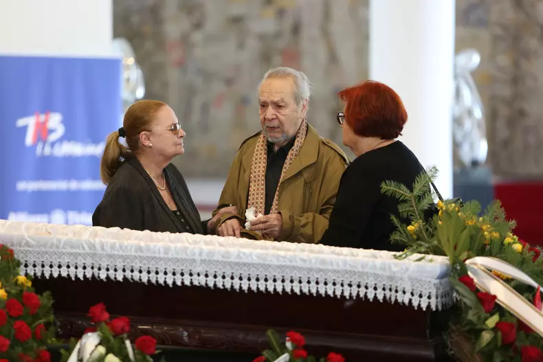 priveghi carmen stanescu