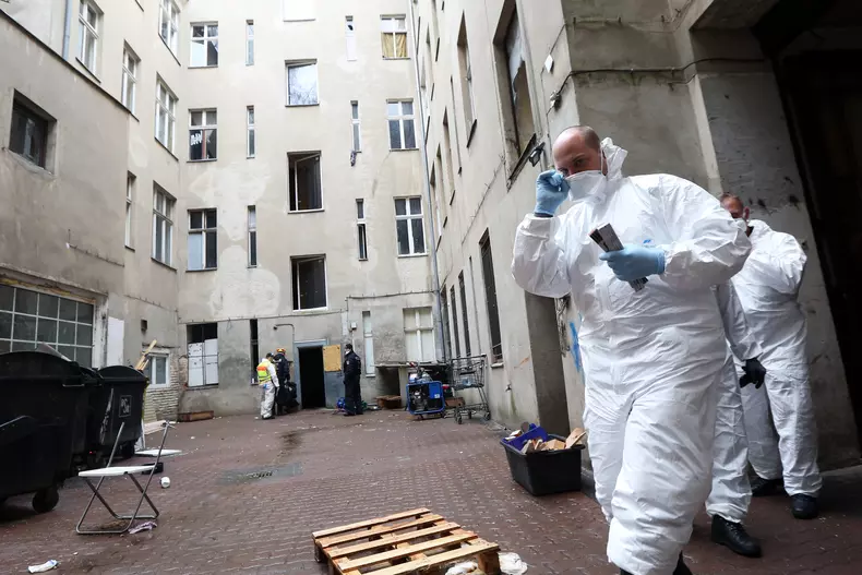 Zeci de români, evacuați dintr-o clădire din Berlin