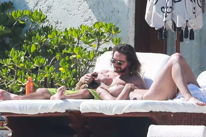 Heidi Klum topless (foto sursa HEPTA)