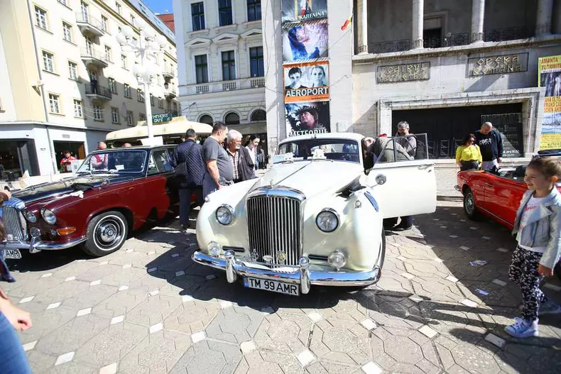 masini vechi retroparada primaverii timisoara (2)