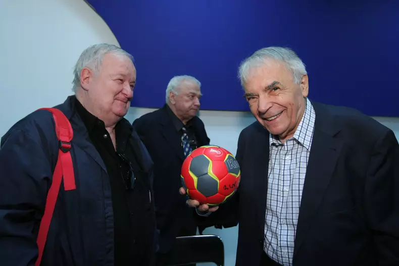 Romexpo; carte; handbal; sport, gaudeamus