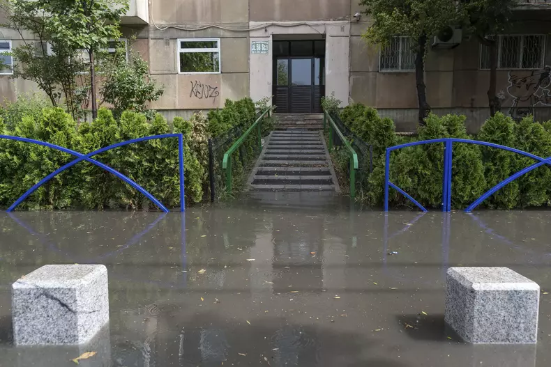 BUCURESTI - INUNDATIE - TINERETULUI