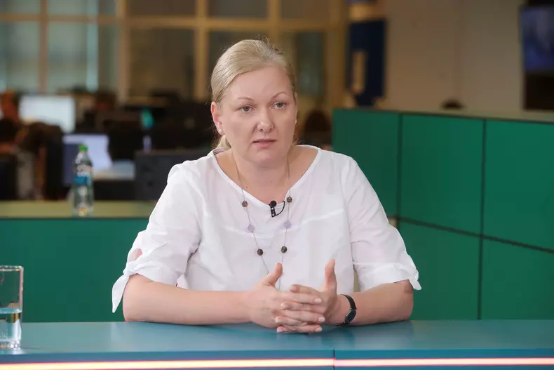 Copiii singuri acasă pot suna la Telefonul Copilului