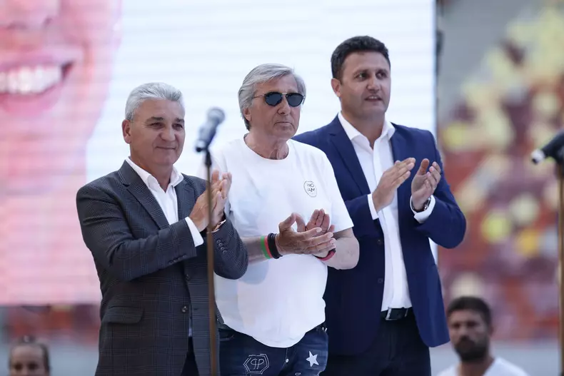 35160560_1715869528489444_1656324850320408576_n