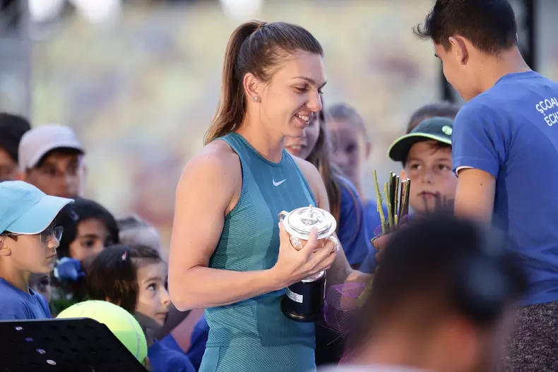 35187055_1715868925156171_34383699990544384_n (1)