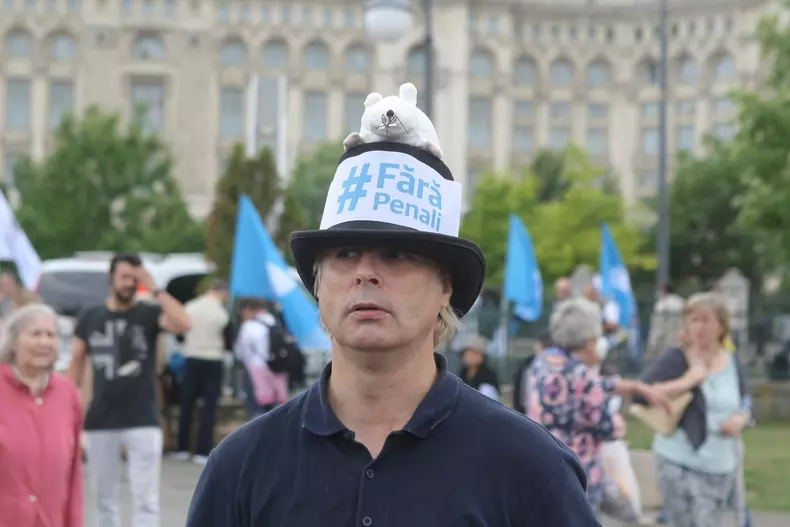 Proteste la Palatul Parlamentului în ziua moțiunii de cenzură