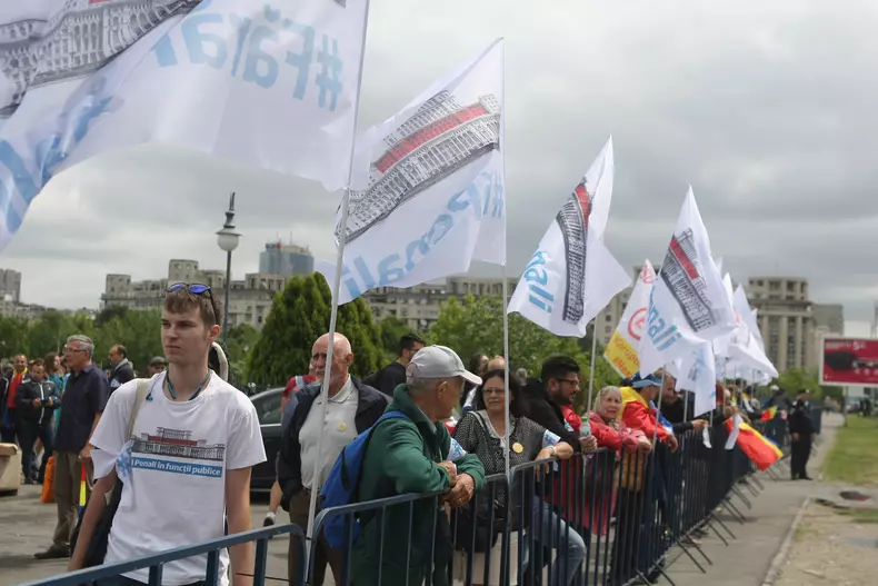 Proteste la Palatul Parlamentului în ziua moțiunii de cenzură