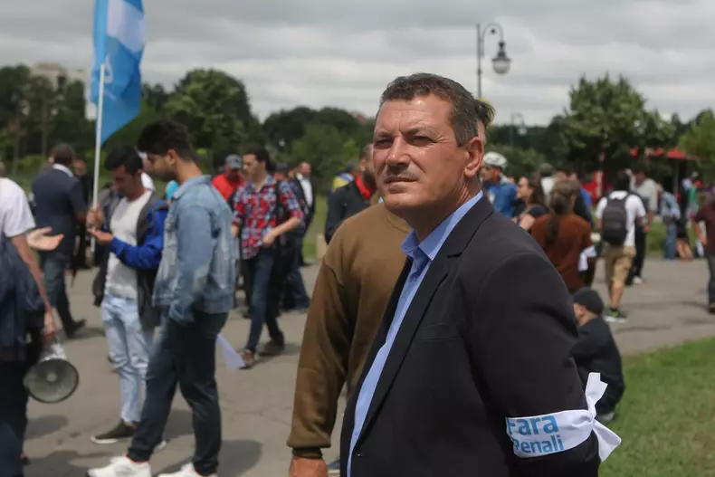 Proteste la Palatul Parlamentului în ziua moțiunii de cenzură