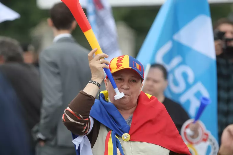 Proteste la Palatul Parlamentului în ziua moțiunii de cenzură