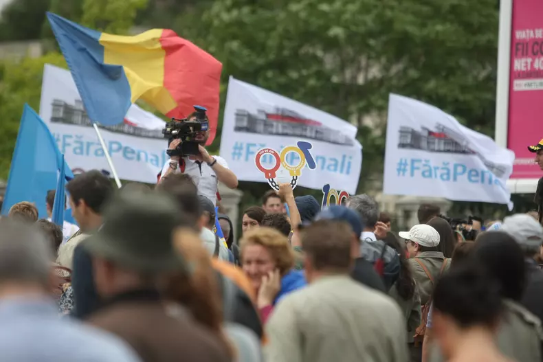 Proteste la Palatul Parlamentului în ziua moțiunii de cenzură