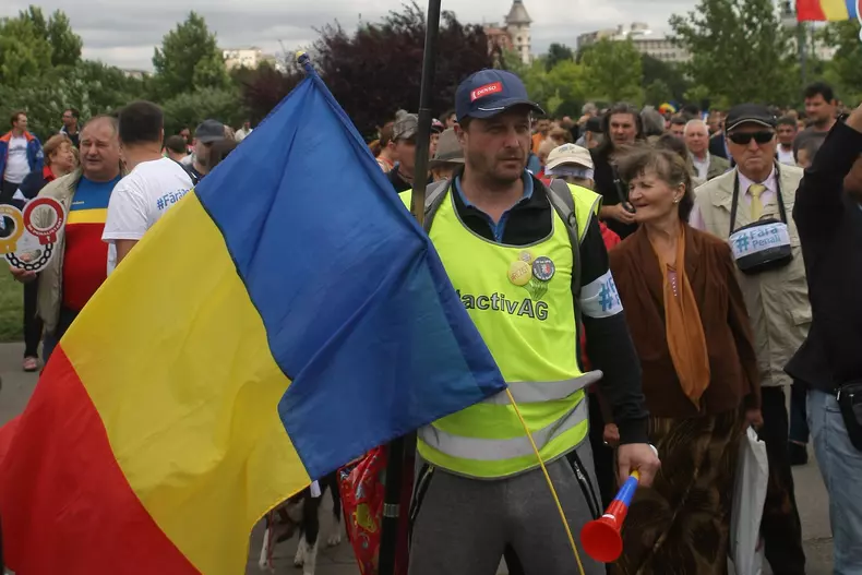 Proteste la Palatul Parlamentului în ziua moțiunii de cenzură