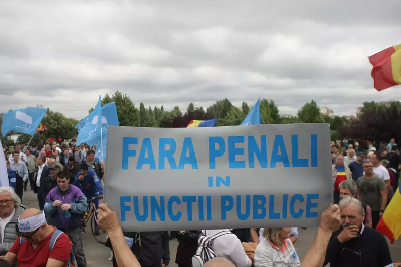 Proteste la Palatul Parlamentului în ziua moțiunii de cenzură