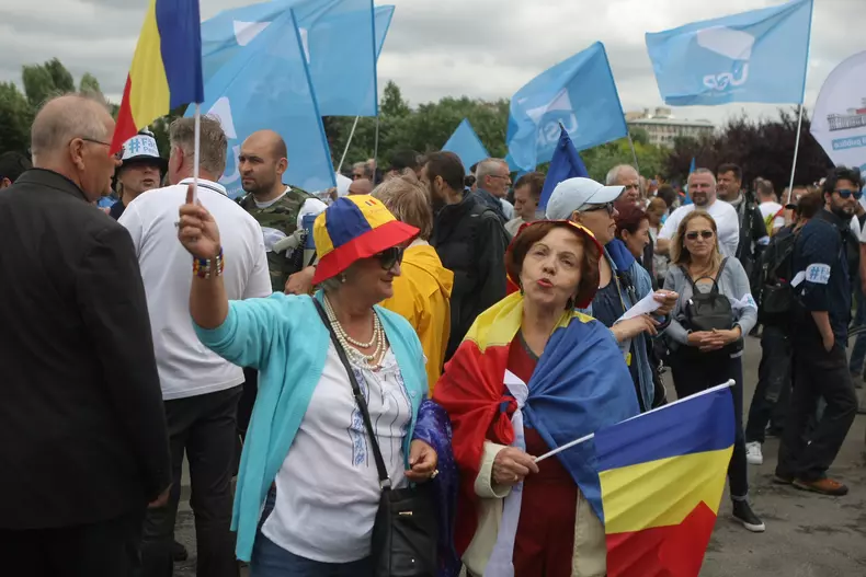 Proteste la Palatul Parlamentului în ziua moțiunii de cenzură