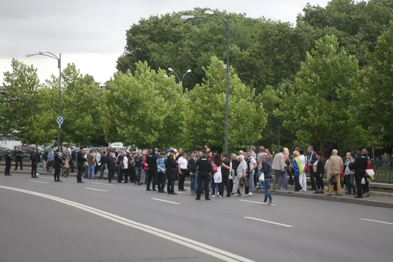 Susținători PSD în fața Palatului Parlamentului