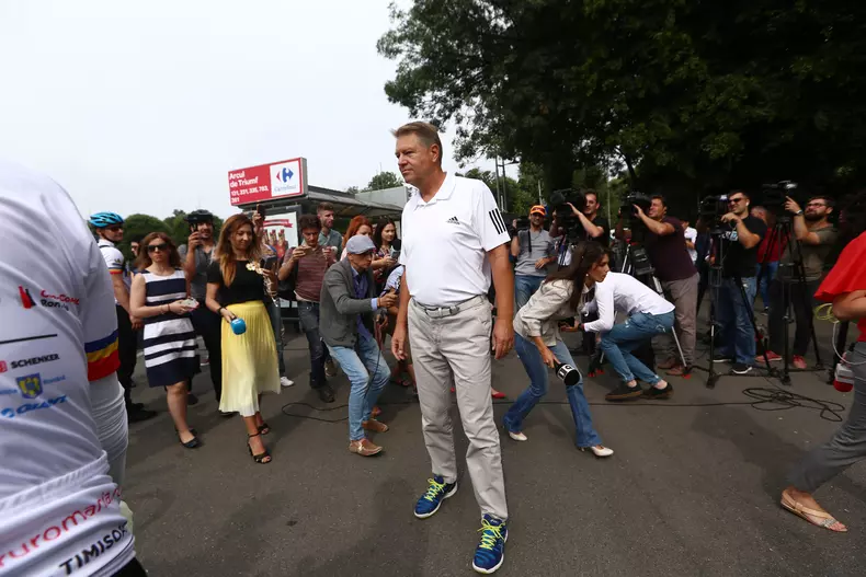 Klaus Iohannis, plimba cu bicicleta pentru evenimentul Pedalăm pentru România