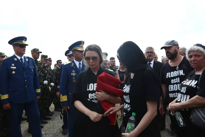 Pilotul Florin Rotaru, înmormântat la Fetești