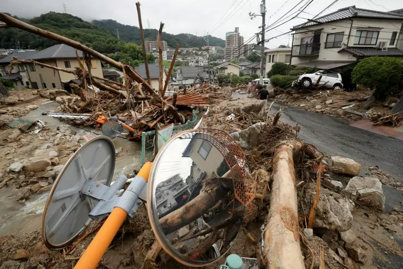 Heavy rain killis 81 people and leaves 58 missing at lesast in Japan