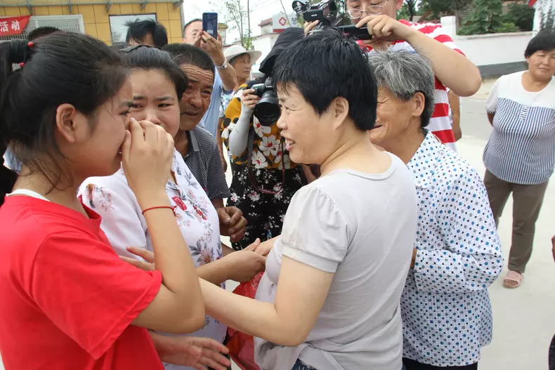 Woman Returns Home After Seven Years Lost In Zoucheng, China