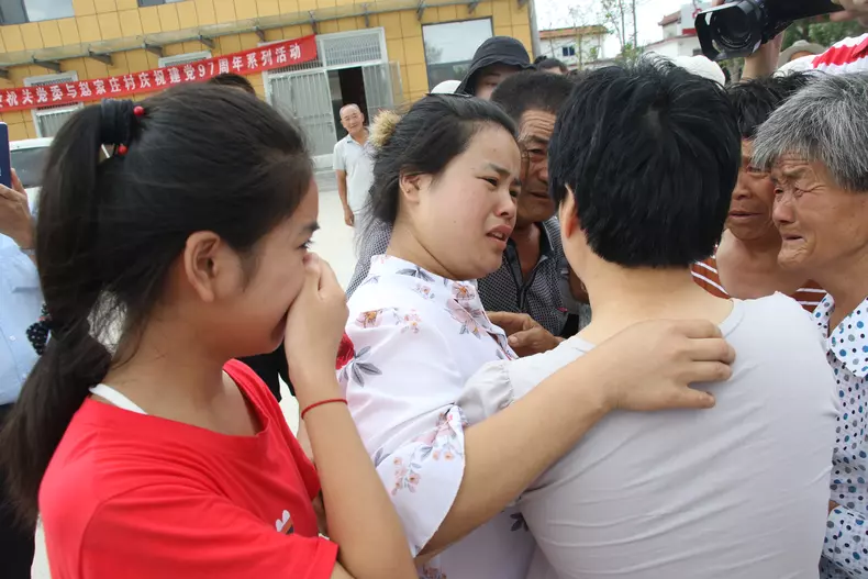Woman Returns Home After Seven Years Lost In Zoucheng, China