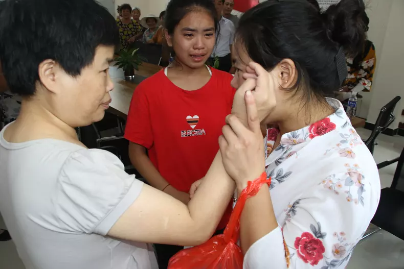 Woman Returns Home After Seven Years Lost In Zoucheng, China