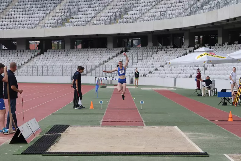 Andreea Pant_uroiu triplusalt