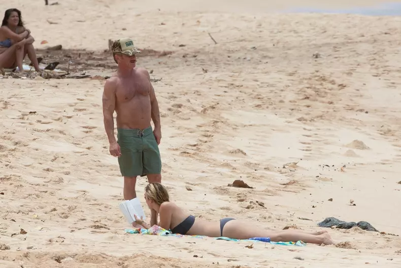 *EXCLUSIVE* Sean Penn vacations with girlfriend Leila George in Oahu