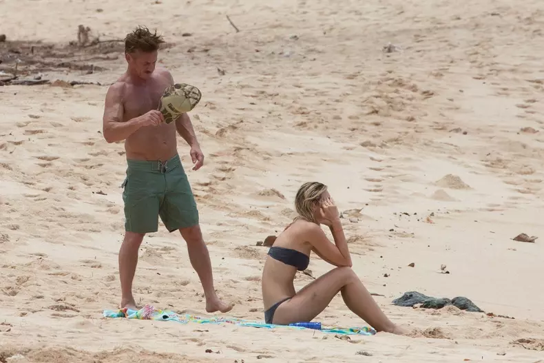 *EXCLUSIVE* Sean Penn vacations with girlfriend Leila George in Oahu
