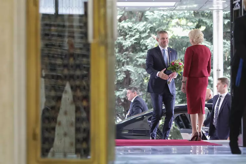 Viorica Dăncilă s-a întâlnit cu premierul Slovaciei, Peter Pellegrini, la Palatul Victoria