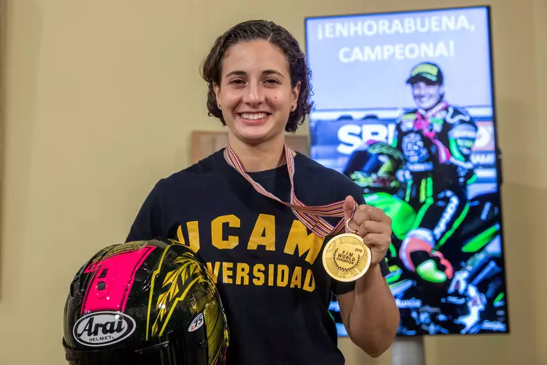 Ana Carrasco celebrates title in Murcia