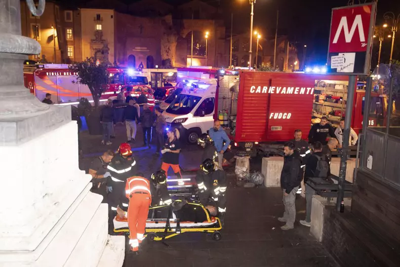 Accident la metroul din Roma, după ce o scară rulantă s-a defectat